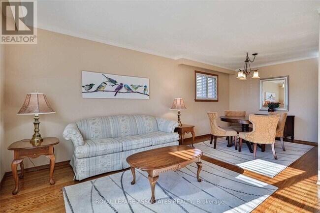 Photo - 166 Lynnbrook Dr