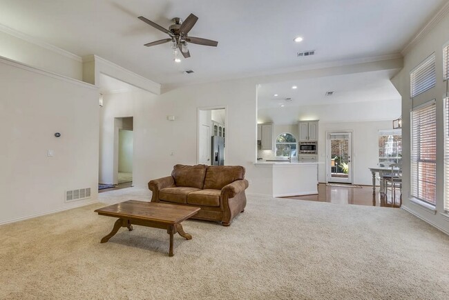 Photo - 5929 La Cumbre Dr