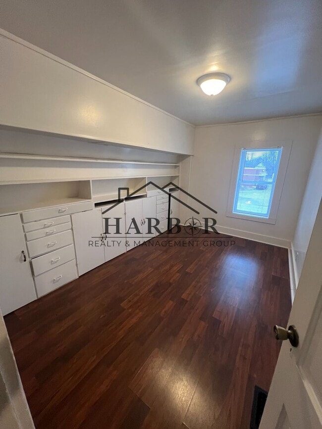 1005 1st Ave SW