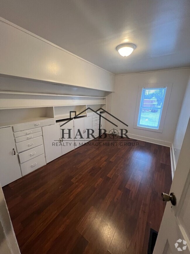 Building Photo - 1005 1st Ave SW Rental