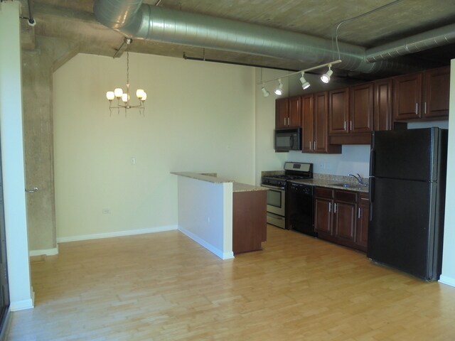 Photo - 1550 S Blue Island Ave Unit 1021