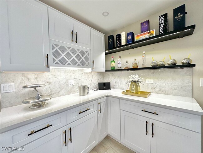 Building Photo - 3639 Kent Dr