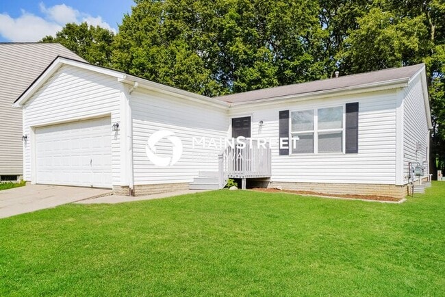 Building Photo - 3 Bedroom Pet-Friendly Home in COLUMBUS, OH with Main Street Renewal