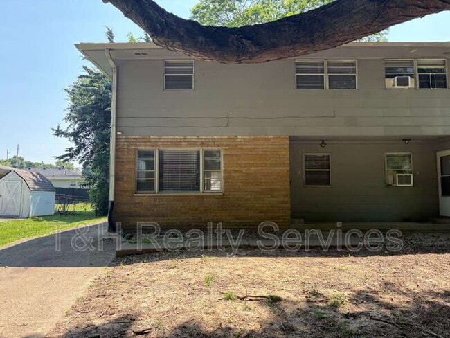 Photo - 849 Riverside Dr