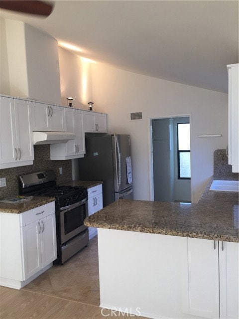 Photo - 427 Poinsettia Ave