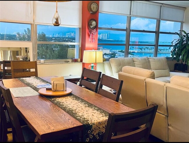 Photo - 11930 N Bayshore Dr Unidad 1409