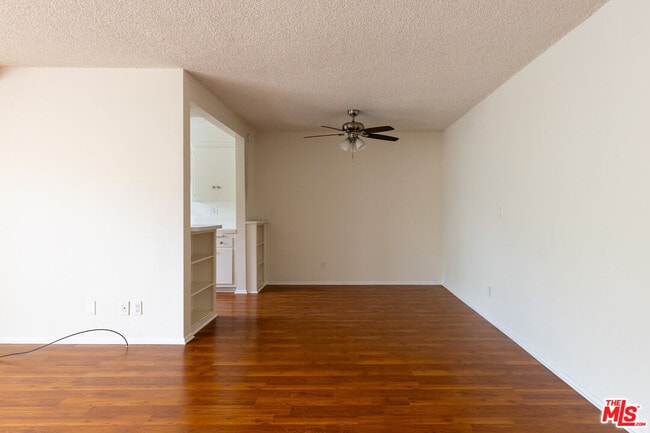 Photo - 844 6th St Unit 3