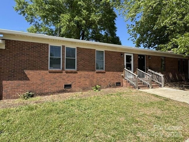 Building Photo - 19612 Oak St Unit 7 Rental