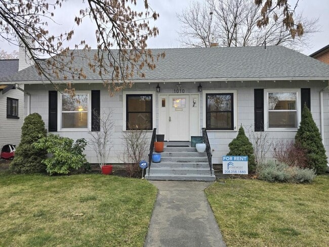 Building Photo - 1010 N 7th St