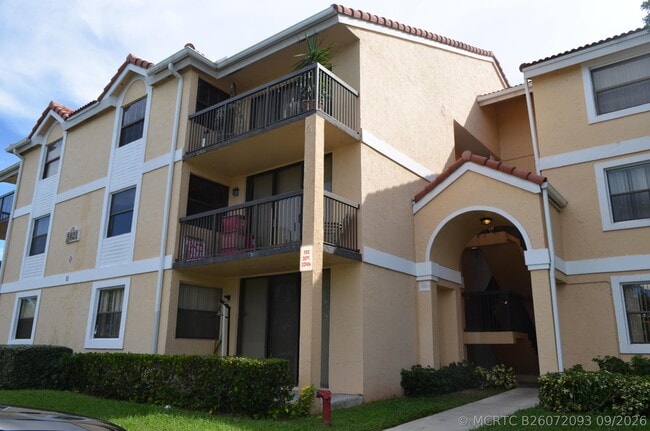 Building Photo - 5821 Riverside Dr Unit 105B2