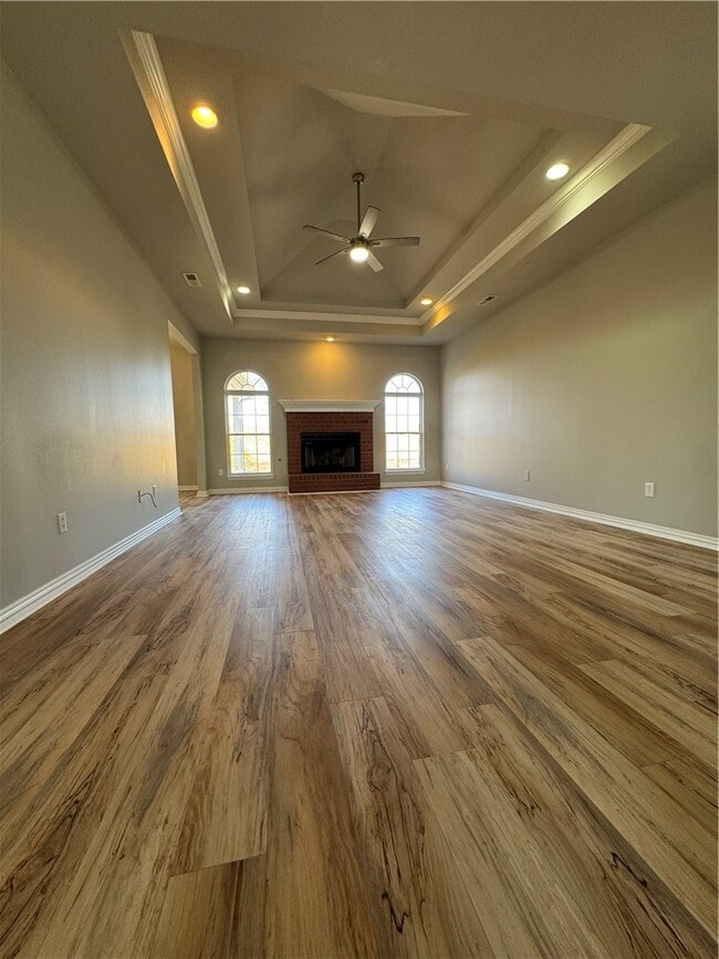 Photo - 314 Center Dr