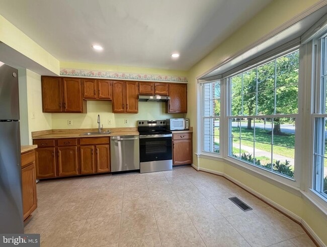 5406 New London Park Dr