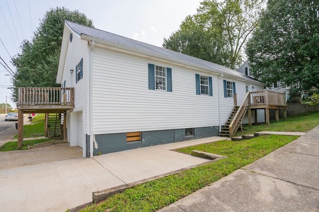 Photo - 302 Jackson Ave