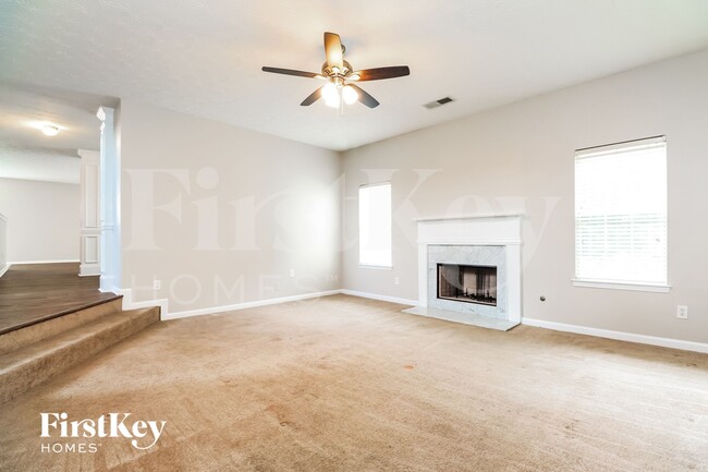 Photo - 592 Howell Dr