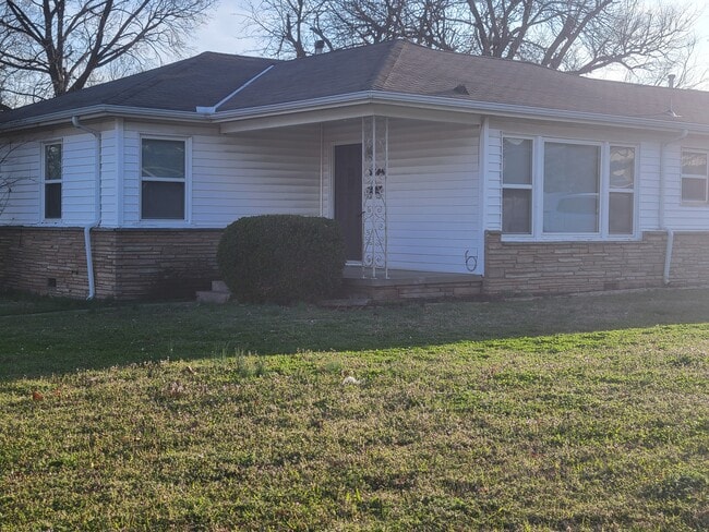 Building Photo - 3506 S Jamestown Ave