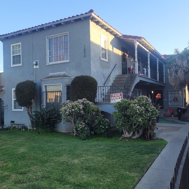 1050 W 84th Pl