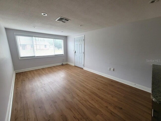 Photo - 6907 Forest Ave