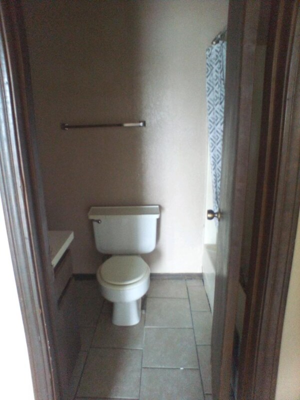 Photo - 902 Cynthia St Unidad 50