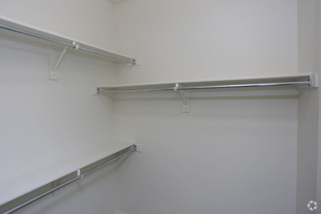 2BR, 2BA - 1,005 SF