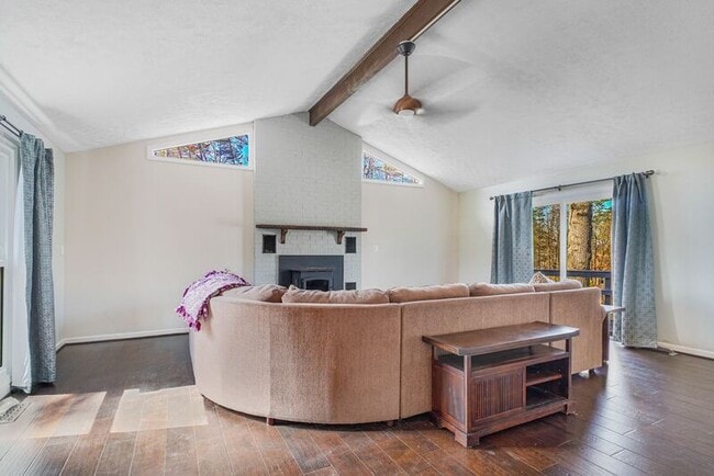 Photo - 306 Happy Creek Rd