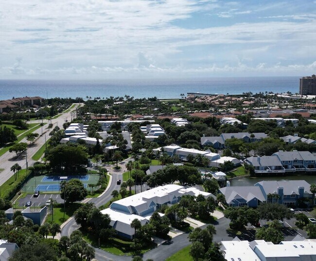 Building Photo - 1410 Ocean Dunes Cir Rental