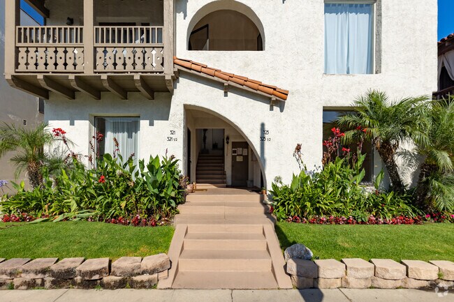321 N Curson Ave Los Angeles, CA 90036 - 315 Curson