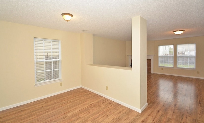 Photo - 15282 Beam St