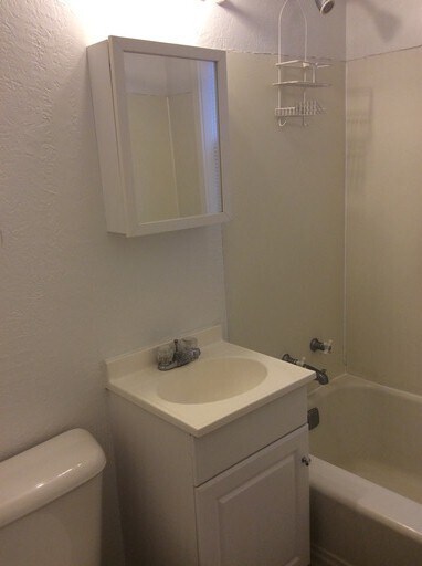 Photo - 2 BR bungalow near the Speedway