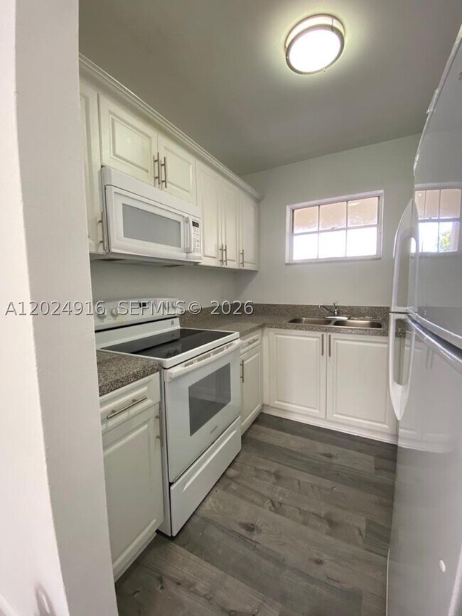 Photo - 2460 Taylor St Unit 1C