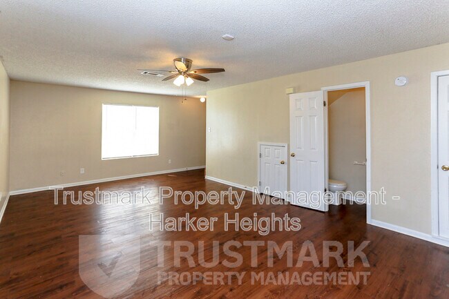 Photo - 3103 Courtney Ln