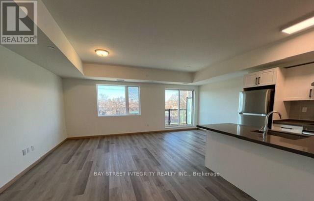 Photo - 3453 Victoria Park Ave