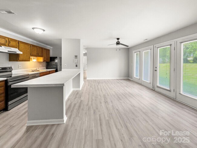 Photo - 6131 Meadow Rose Ln