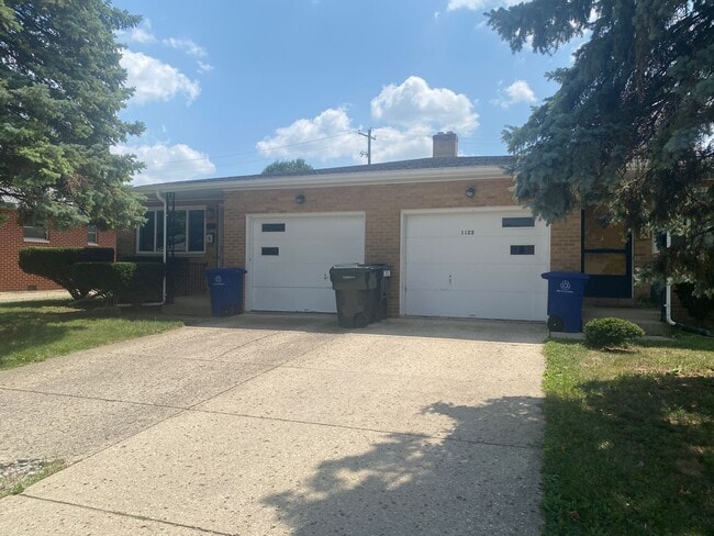 Building Photo - 1125 Sagecrest Dr Unit 1125 Rental