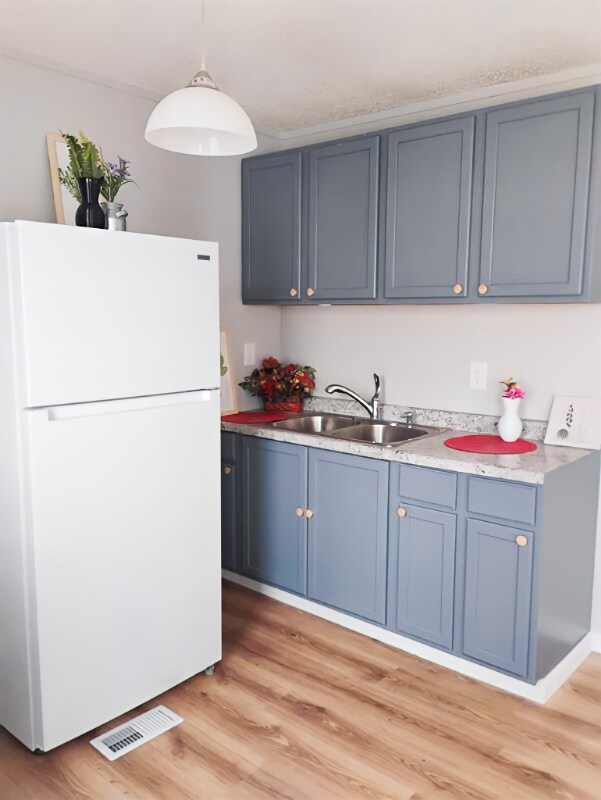 Photo - 777 E Yerby St