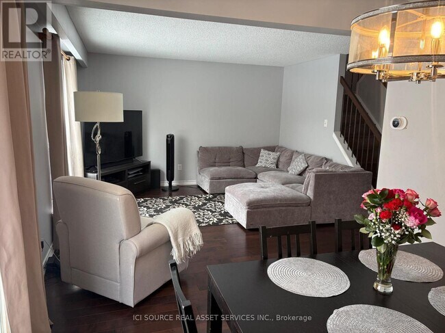 Photo - 30 Thatcher Ct