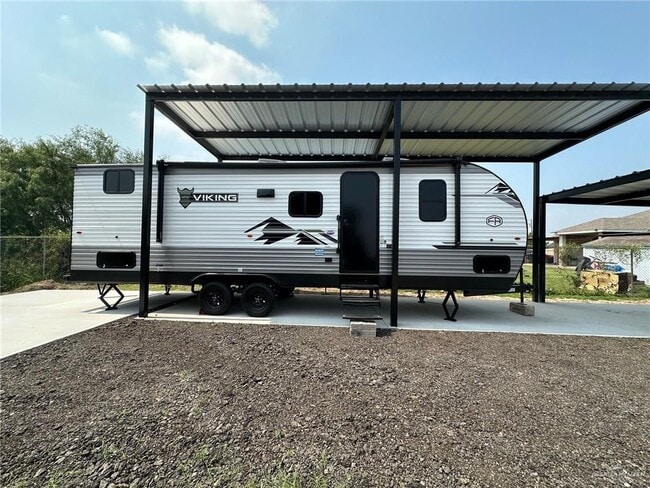 Building Photo - 10 Wynn Dr