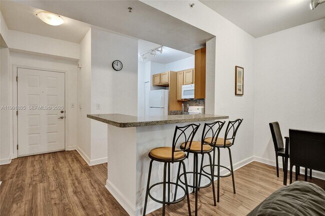 Photo - 6001 SW 70th St Unidad 252