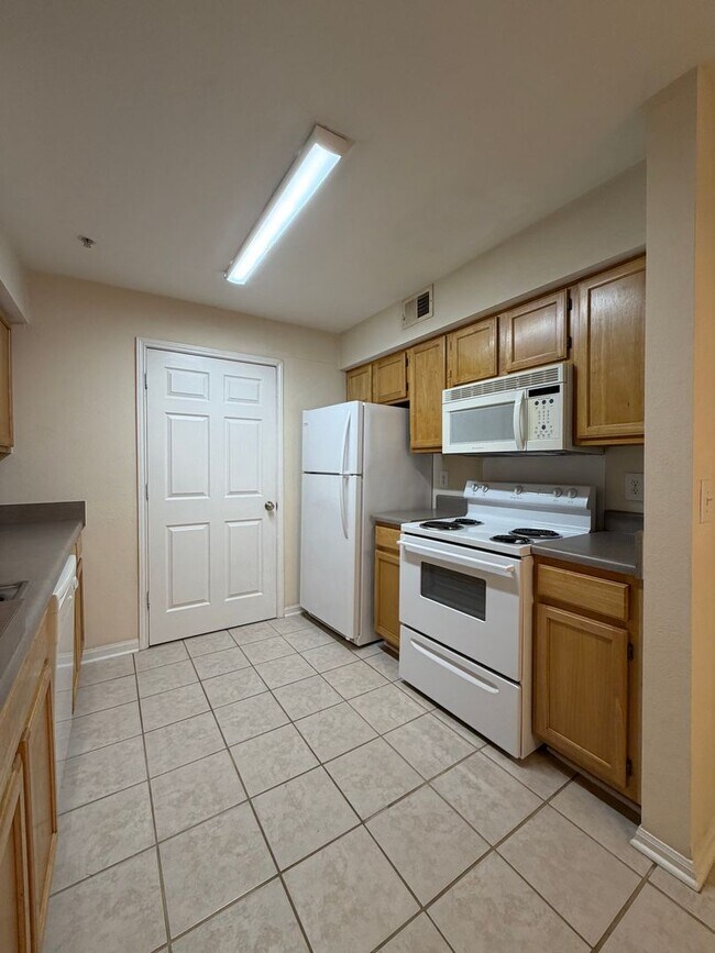 Photo - Spacious 1B/1B Unfurnished Condo near Beach in the Heart of Destin! Unit 330