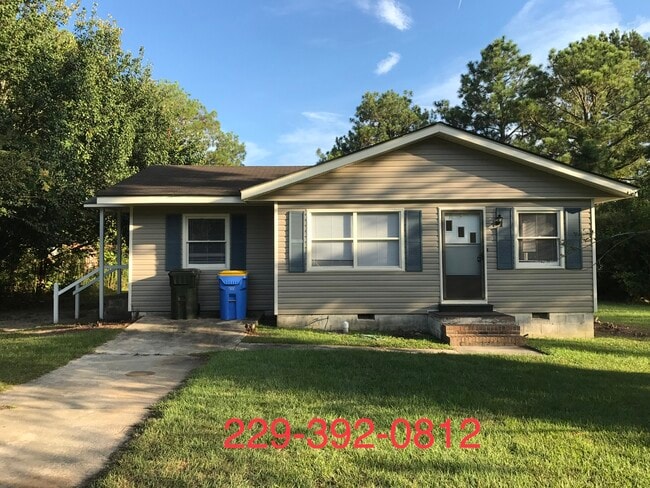 Building Photo - 1403 Sanders Dr Rental