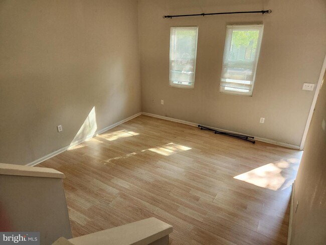 Photo - 5403 Crossrail Dr