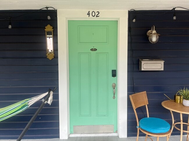 Photo - 402 E North St