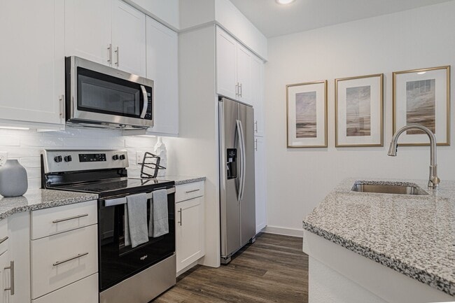 Building Photo - Receive 8 Weeks Free + $500 GC! Unit WO1 Rental