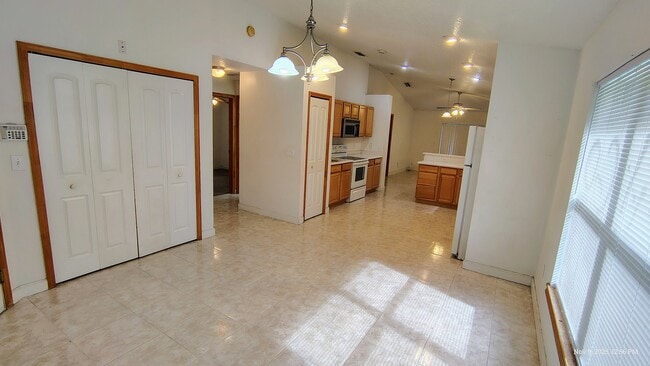 Photo - 812 S Varr Ave House