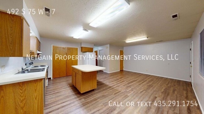 Photo - 492 S 75 W Unit 7
