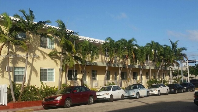 Building Photo - 7400 Harding Ave Unit 15