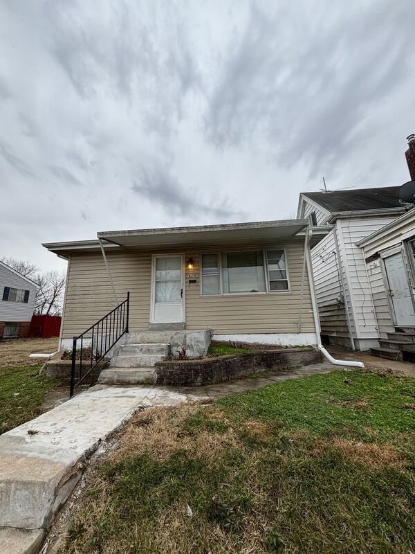 Photo - 924 Elias Ave