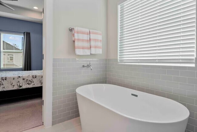 Photo - 4202 Gillespie St