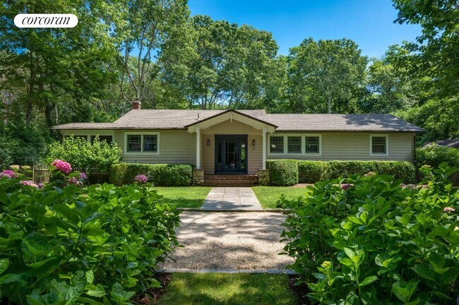 Photo - 16 Roxbury Ln