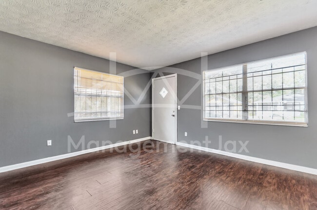 Photo - 1130 W 21st St