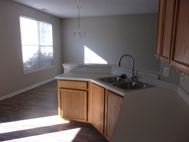 Photo - 3 Bedroom / 2.5 Bathroom with 2 car garage...